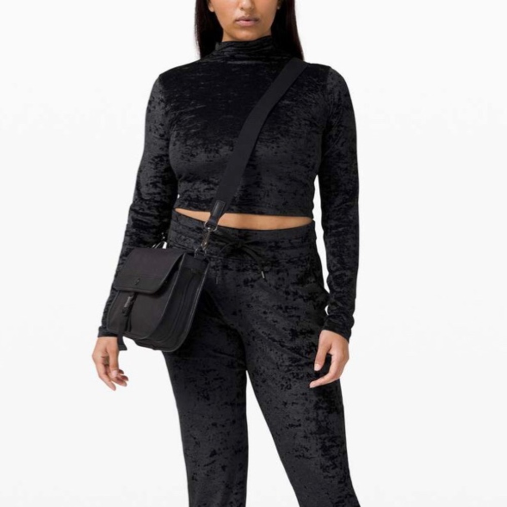 Lululemon aligned mock neck black crushed velvet size 4